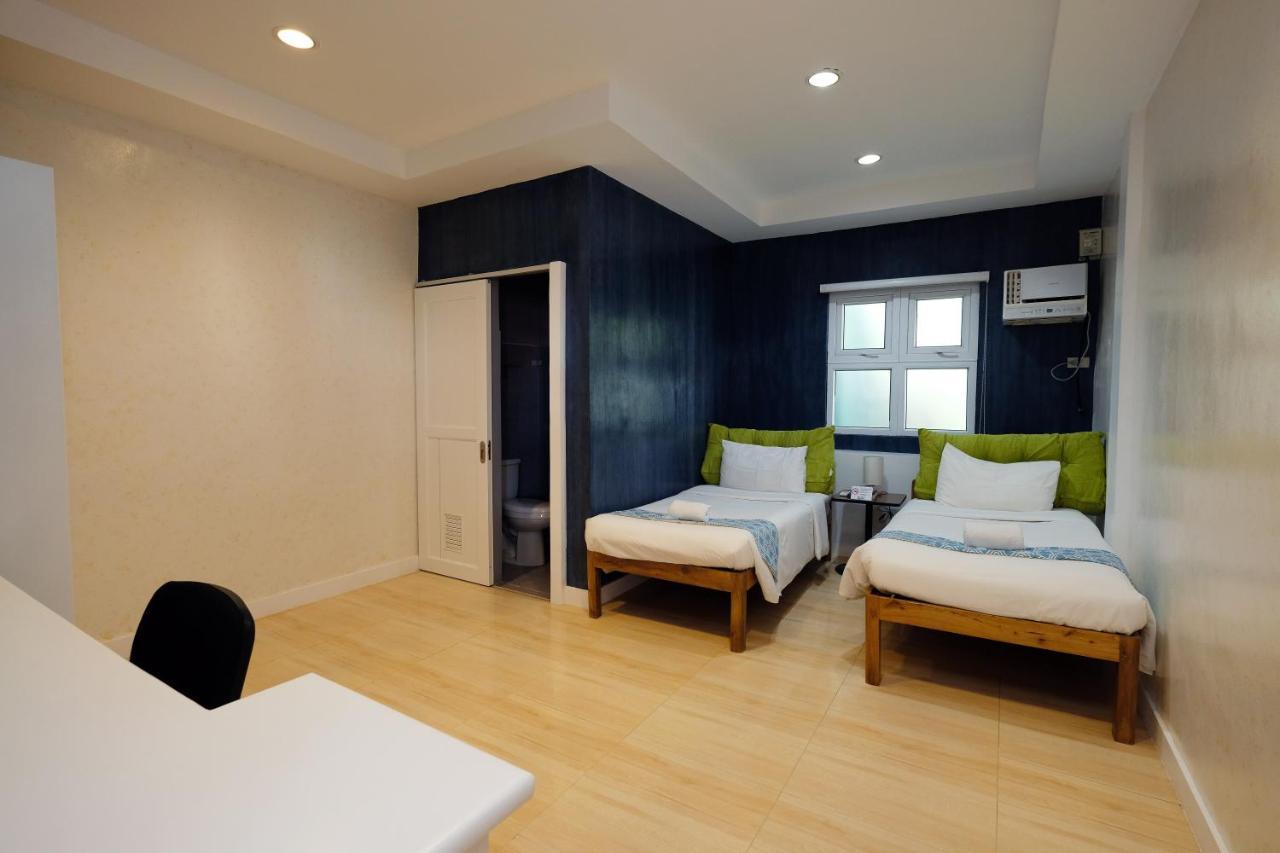 Pescadores Suites Moalboal Exterior photo