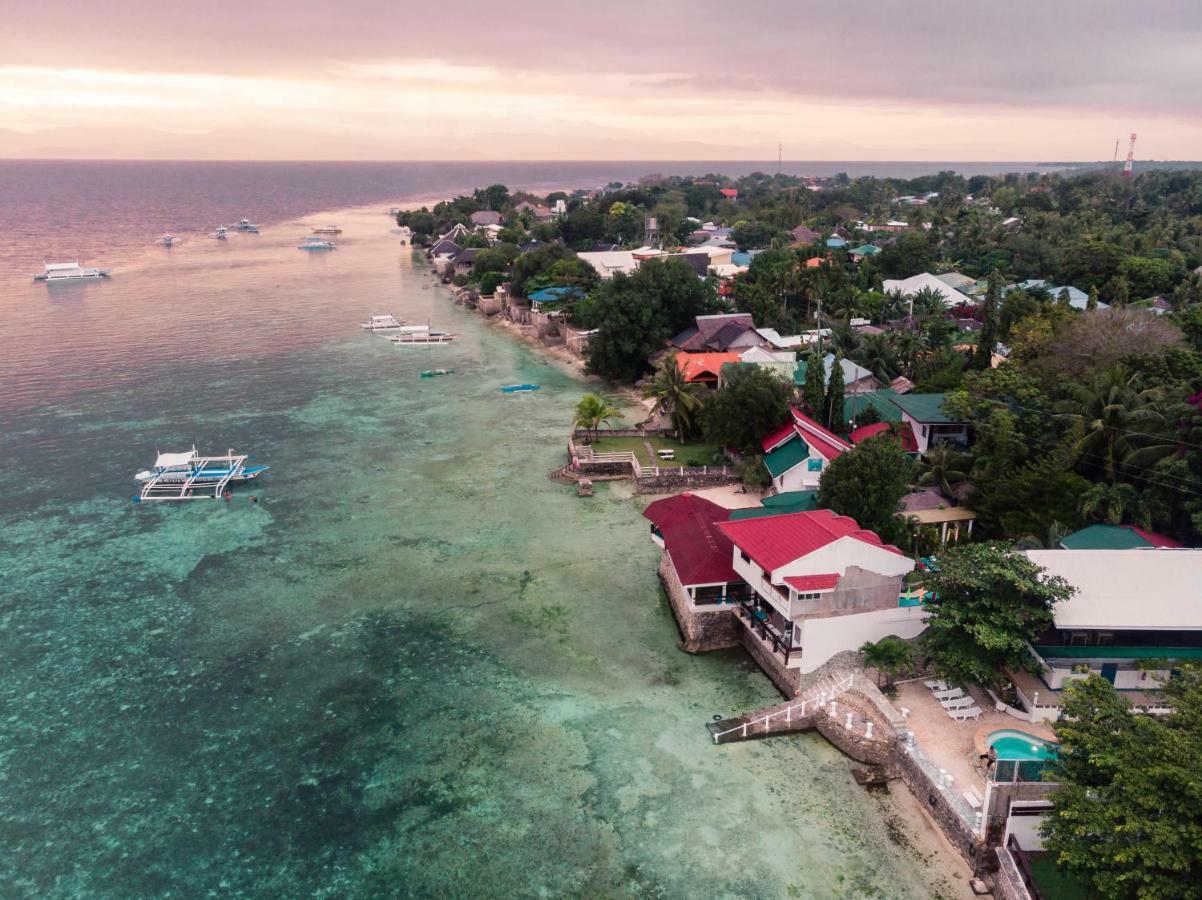 Pescadores Suites Moalboal Exterior photo